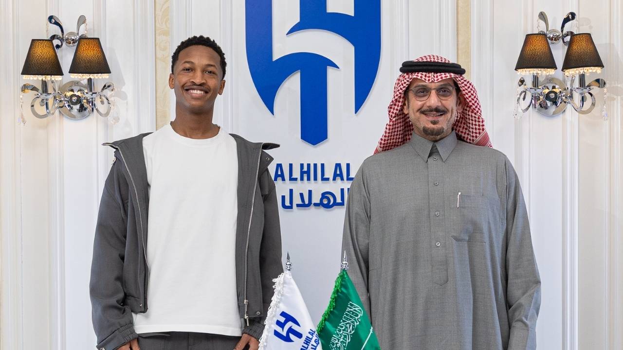 الهلال يتعاقد رسميًا مع مراد هوساوي.. والكشف عن راتبه