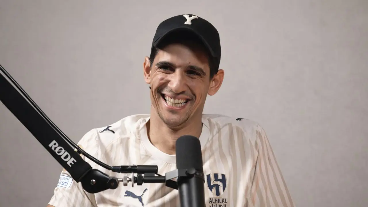 “أخبرت رئيس الهلال بذلك”.. بونو يكشف حقيقة راتبه في النادي