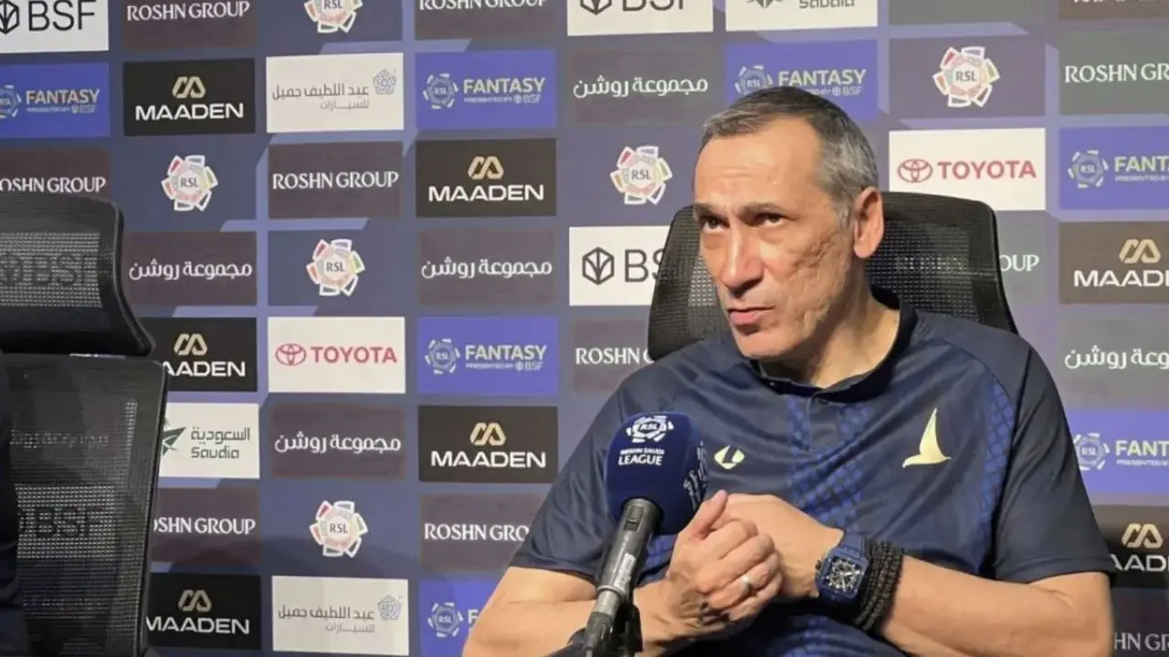 دونيس يضع شرطًا ماليًا قبل تدريب المنتخب السعودي